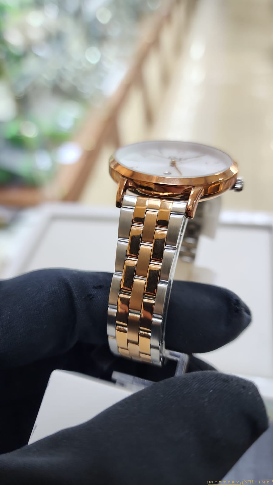 Q&Q A469J404Y